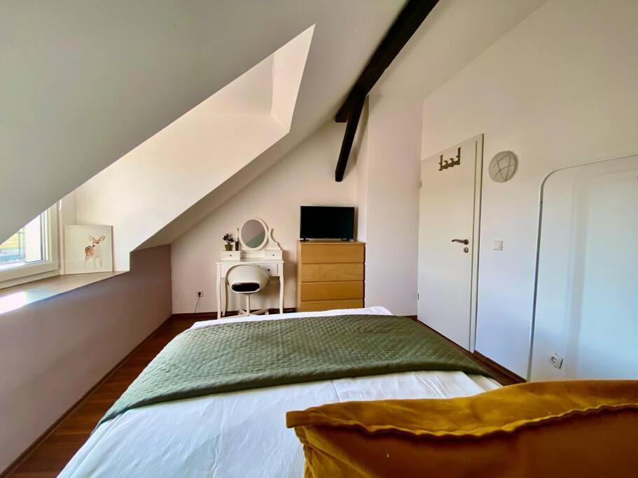 12: Privatzimmer Fuer Reisende Durch Koblenz コブレンツ エクステリア 写真